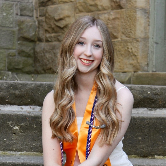 Meet your Posher, Katie - Picture 1 of 1